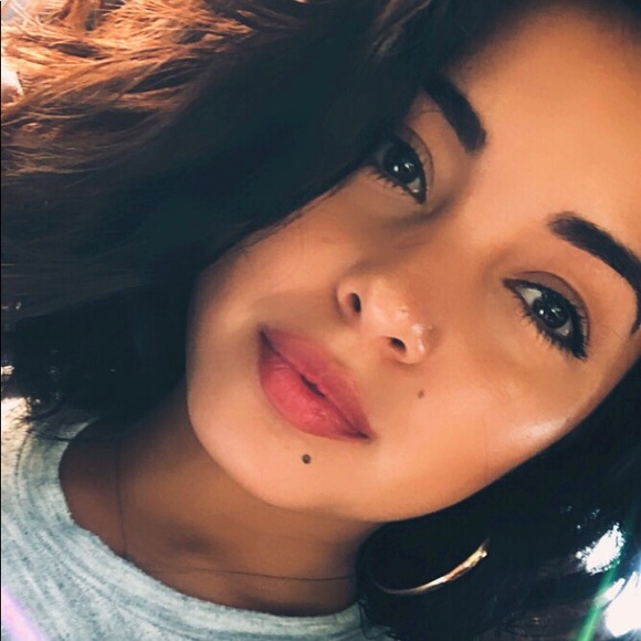 Meet your Posher, Kaycii - Picture 2 of 2